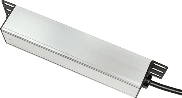 Shirit prizash LogiLink 10" me 3 priza (Schuko) për rack, i zi