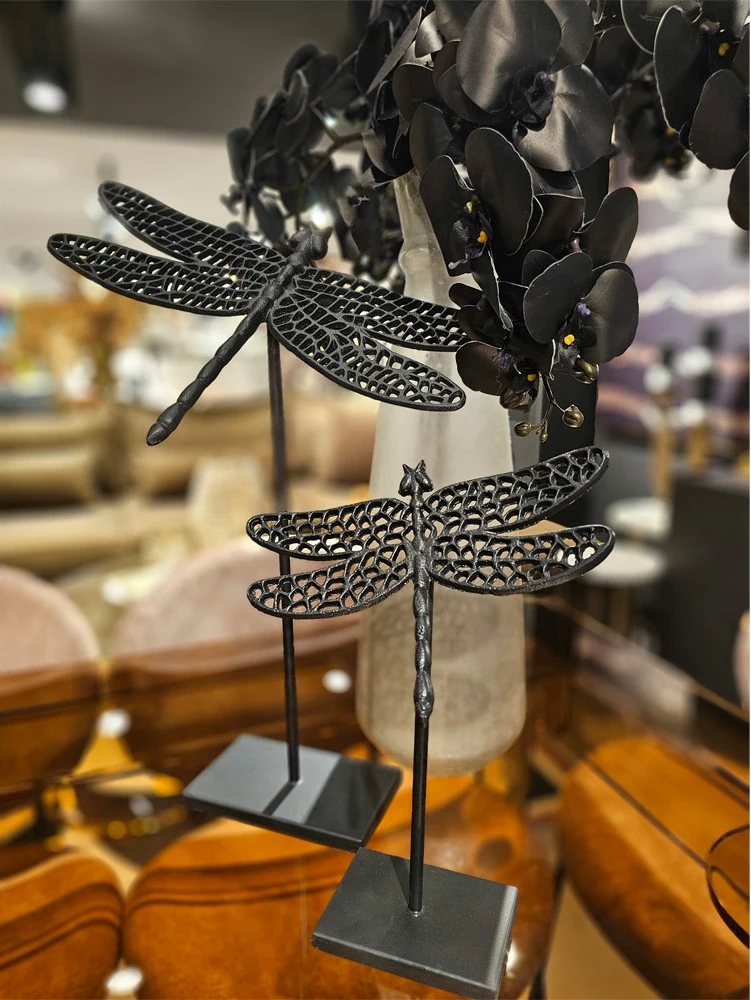 Dekor libellula, formë dragonflaj, alumini, metal i zi, 32x24x55cm