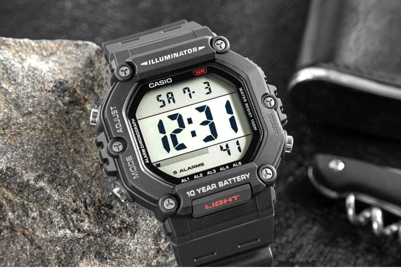 Orë dore digjitale për meshkuj Casio AE-1600H-1AVEF, e zezë, me kuti