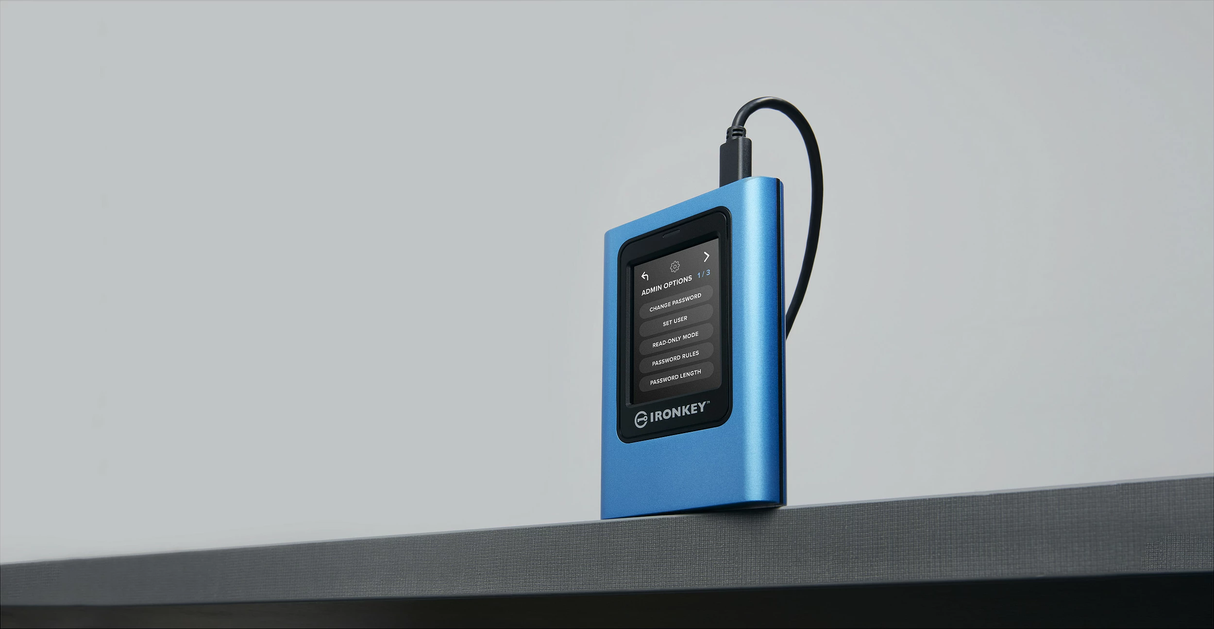 SSD i jashtëm Kingston IronKey Vault Privacy 80, 960GB, USB Type-C, Blu