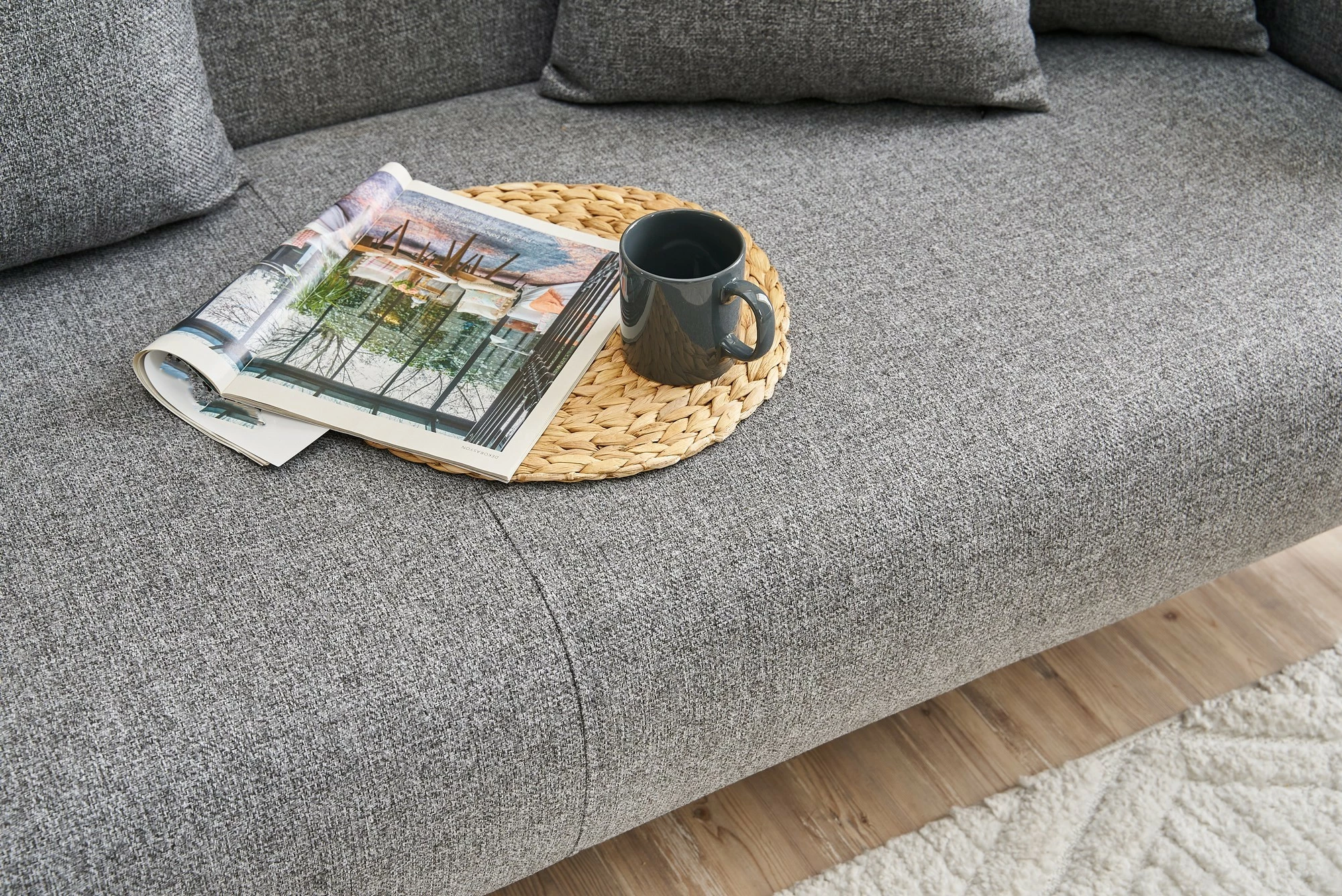 Divan treshe Atelier del Sofa, Revos, ngjyrë gri