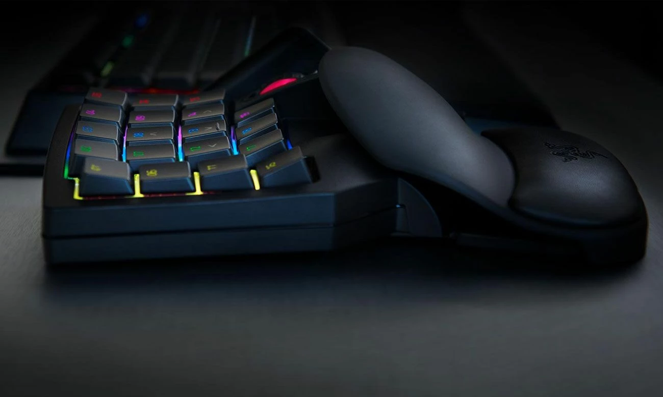 Keypad gaming Razer Tartarus V2 RZ07-02270100-R3M1, Hybrid Mecha-Membrane, 32 taste programueshme, RGB, USB me kabllo 1.8 m, e zezë