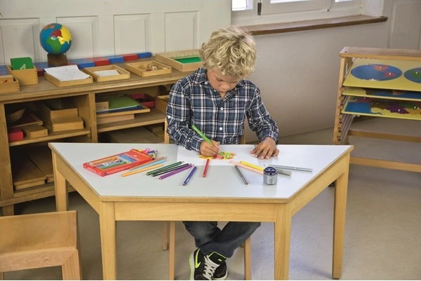 Set lapsa ngjyrues Faber-Castell 110916, 16 copë, kuti metalike, e kuqe