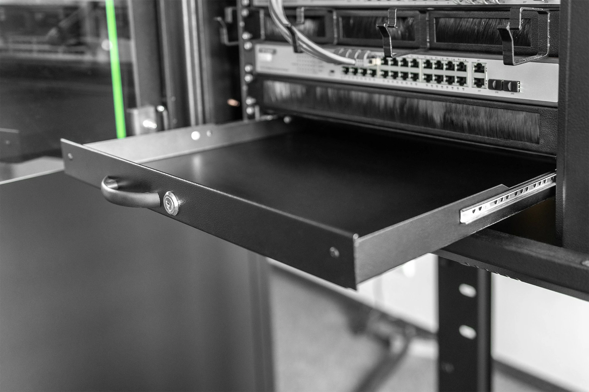 Sirtar tastiere Digitus për kabinet 19 inç, i zi, 1U