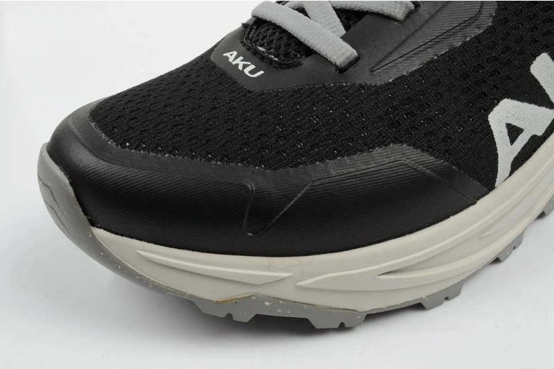 Atlete trekking për femra Aku, të zeza