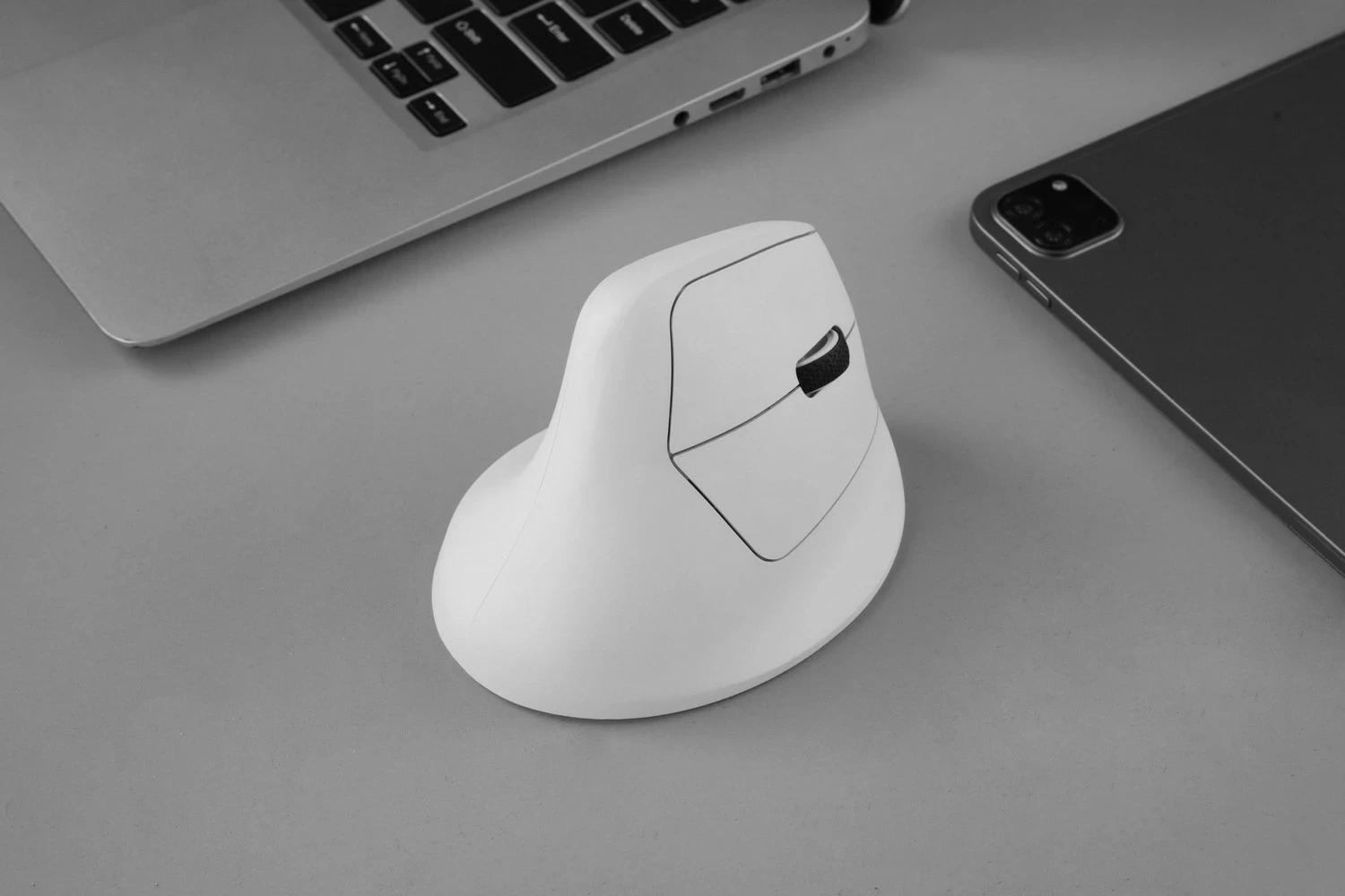 Maus vertikal Keychron M5, wireless/Bluetooth 2.4GHz, PixArt 3311, 12000 DPI, 1000Hz, i bardhë