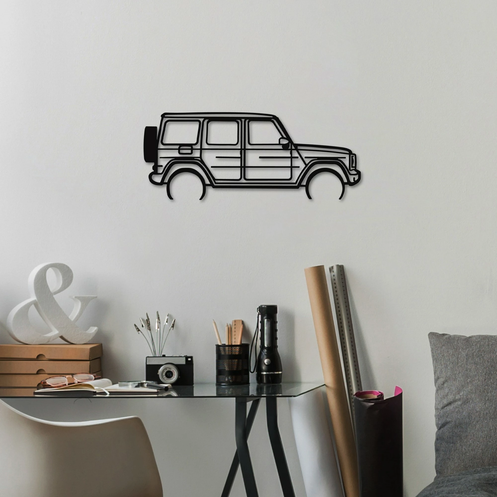Aksesor dekorativ metalik për mur, Wallity, Mercedes G-Class, ngjyrë e zezë, 73x30cm