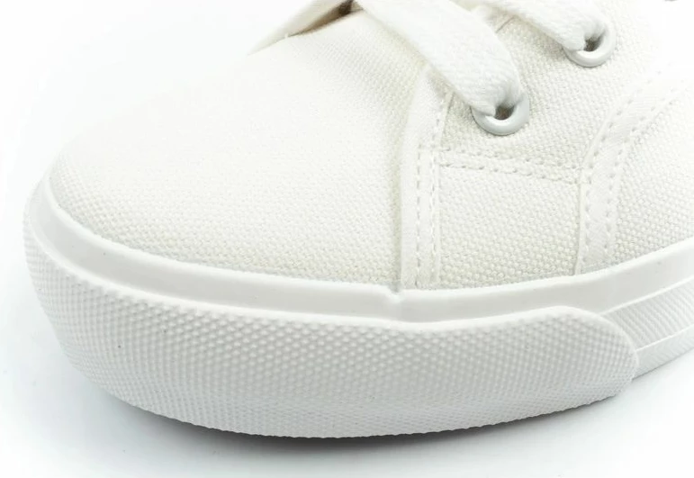 Atlete për femra Lee Ava Low, të bardha