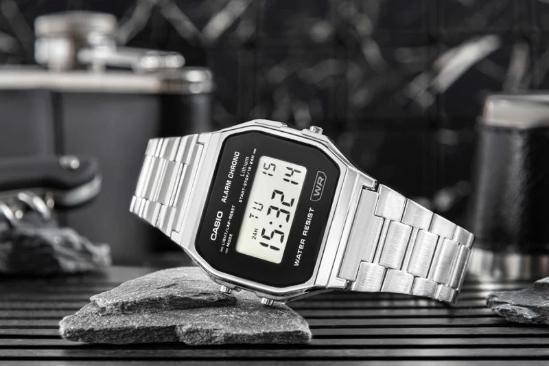 Orë dore digjitale femra CASIO Vintage A158WEA-1EF, argjend