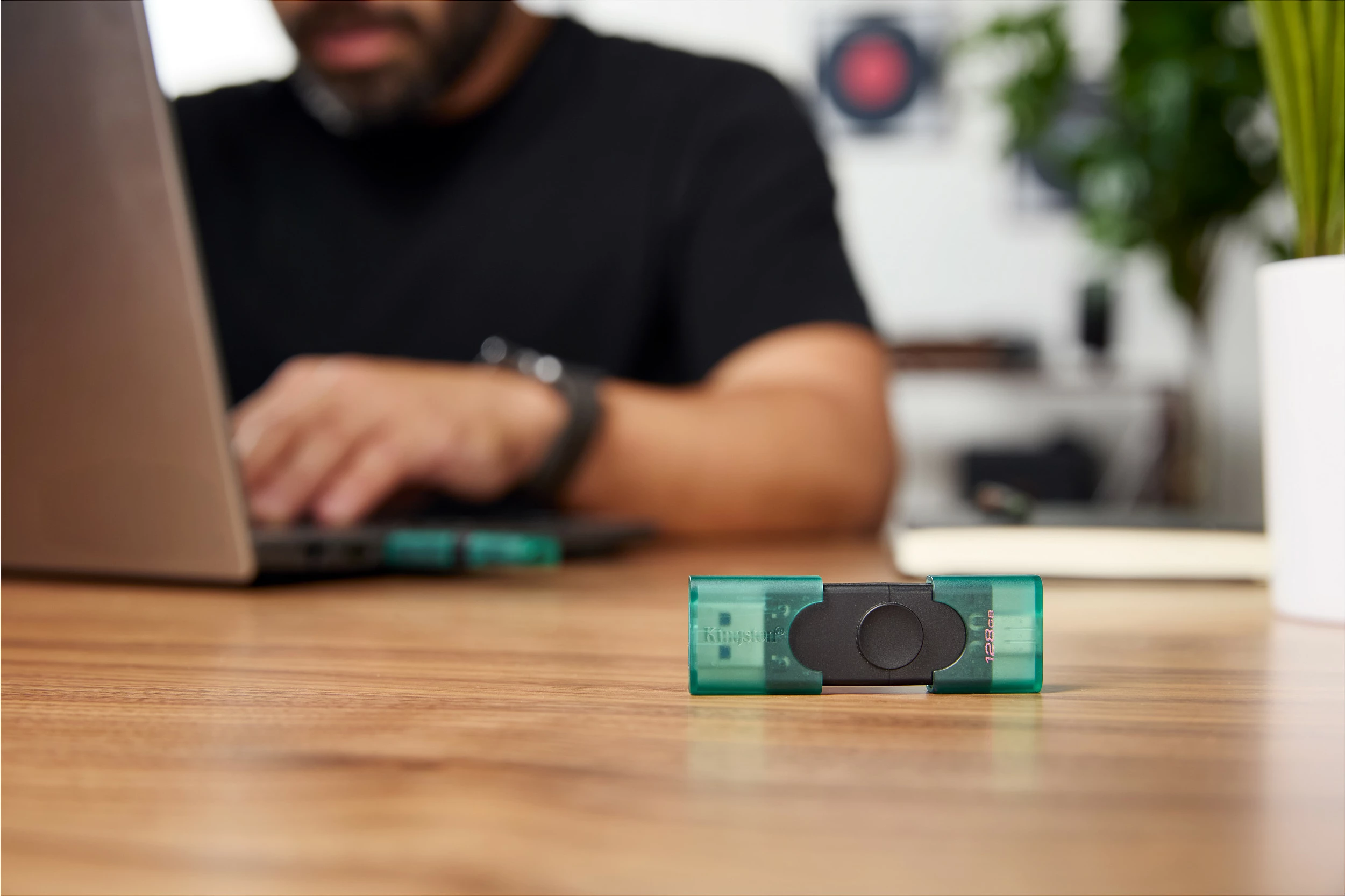 USB fleškë Kingston DataTraveler DuoG2 128GB, USB-A/USB-C, USB 3.2 Gen 1, zi/gjelbër