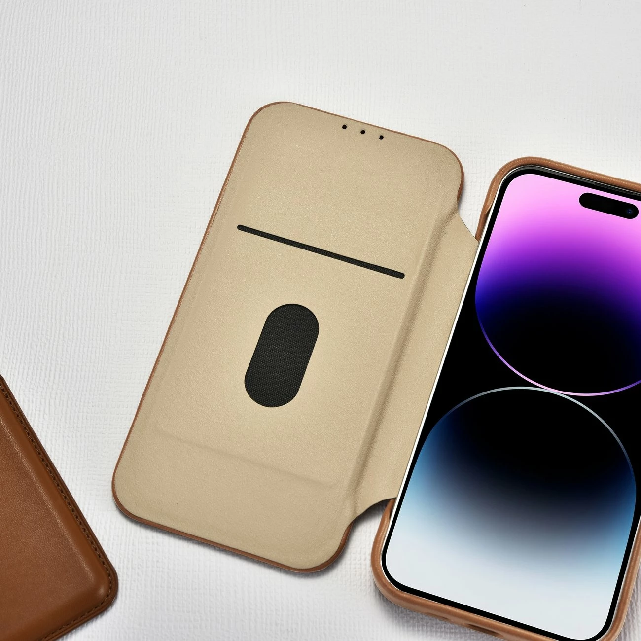 Mbështjellës iCarer CE Premium lëkurë për iPhone 14 Pro, MagSafe, kafe