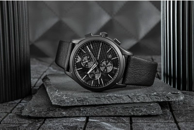 Orë dore me byzylyk për meshkuj Emporio Armani, të zeza