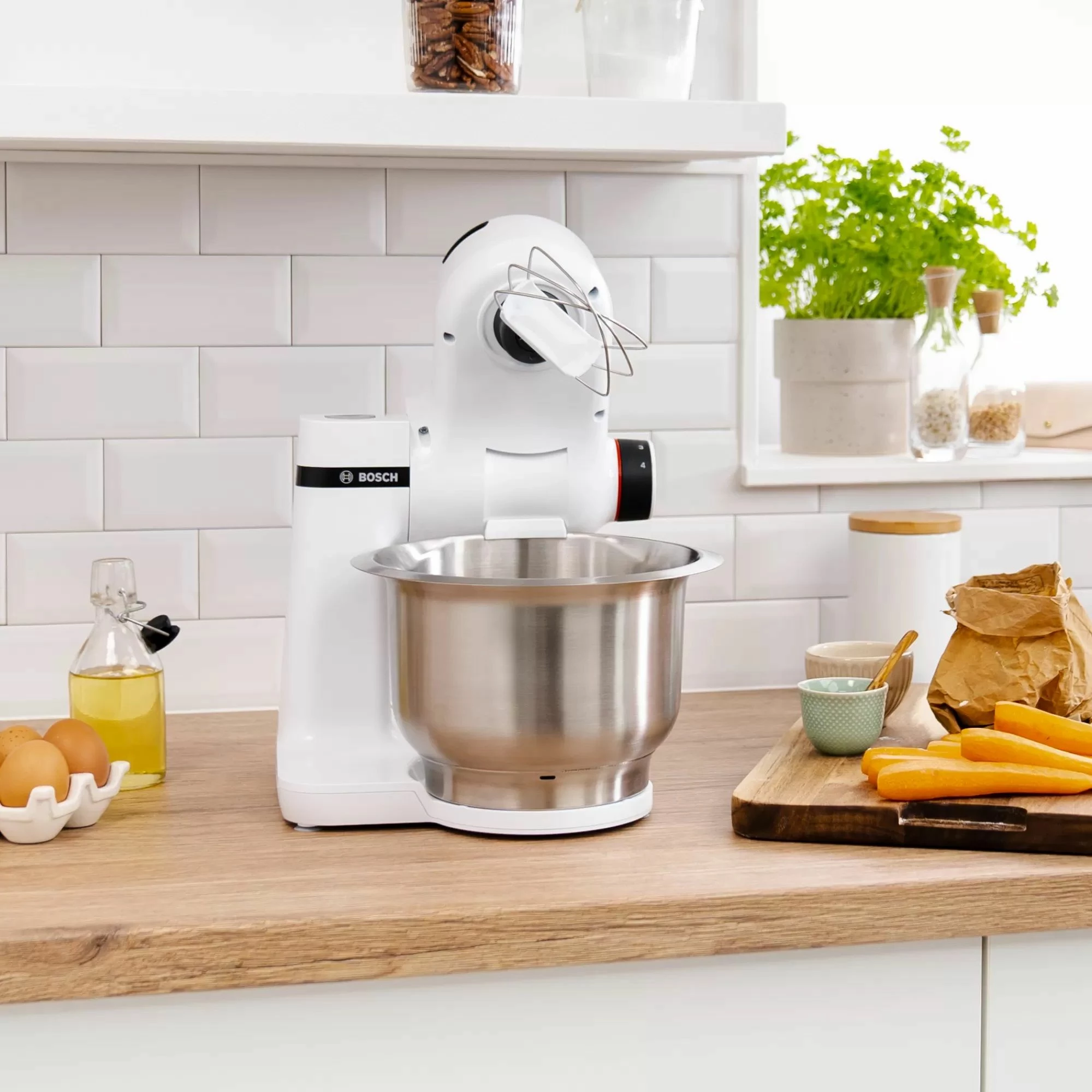 Robot planetar Bosch MUMS2EW40 700W enë 3.8L blender 1.25L mulli mishi shtrydhëse agrumesh, i bardhë