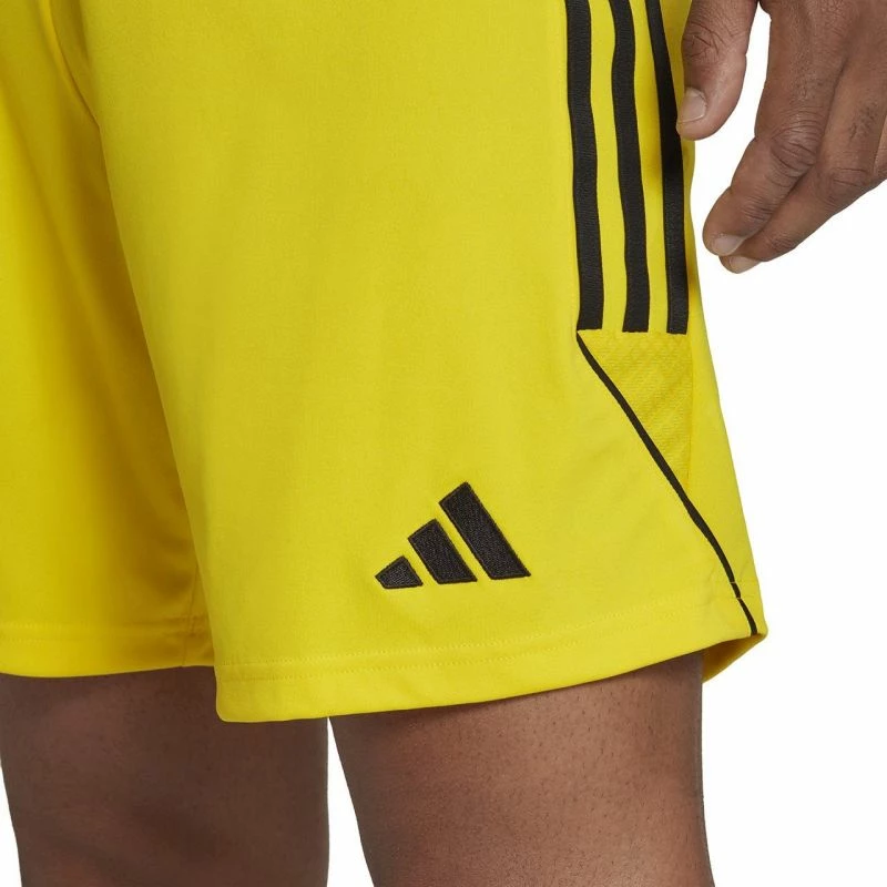 Shorce për meshkuj adidas, të verdha