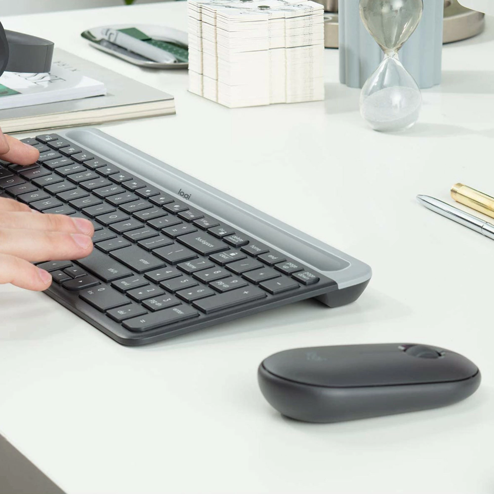 Kasë tastierë me maus Logitech Slim Wireless Combo MK470, full-size, wireless, QWERTZ, graphite