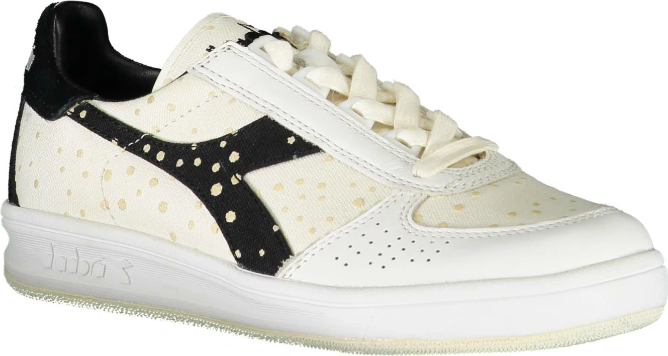 Atlete DIADORA femra, të bardha