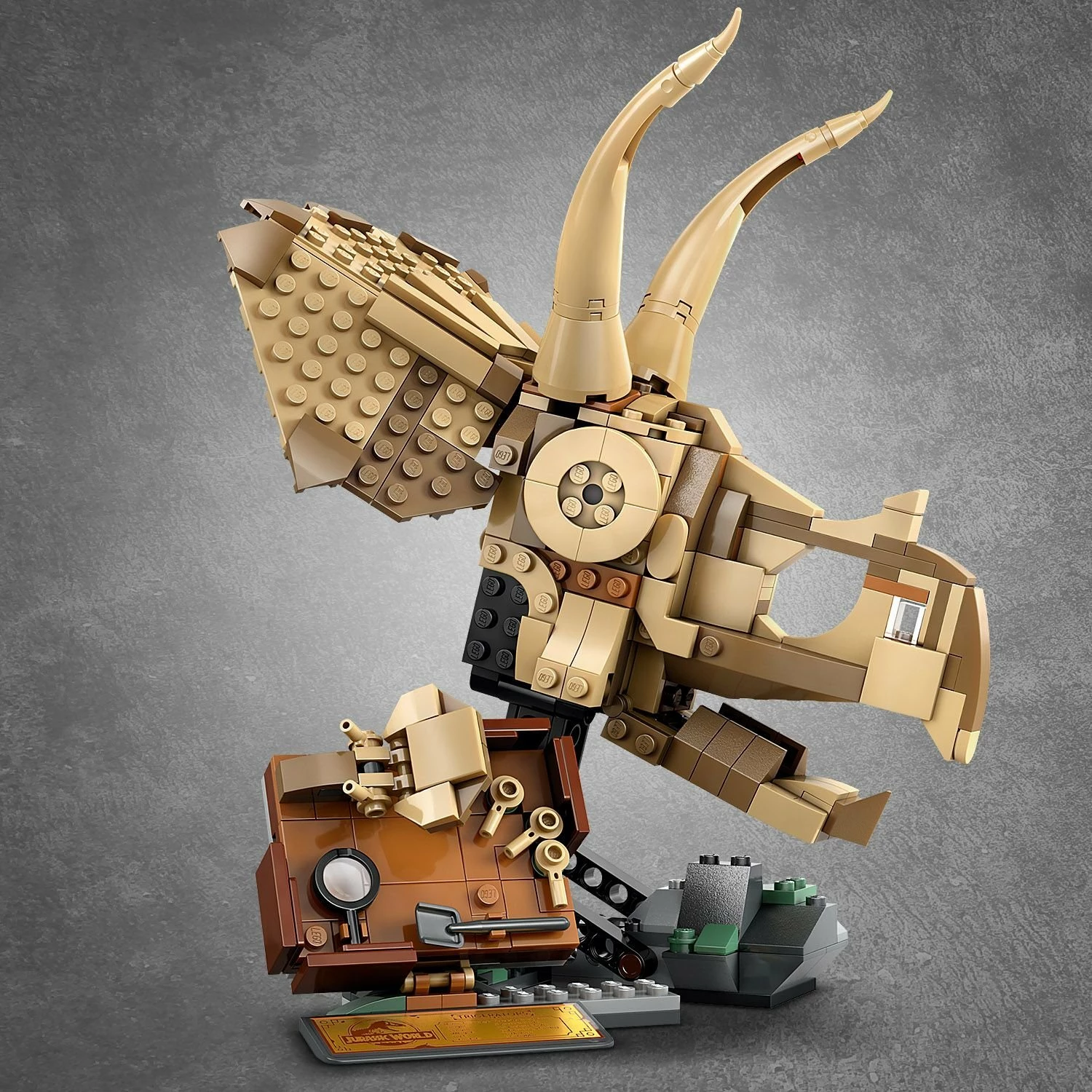 Set LEGO 76969 Jurassic World Triceratops Skull, 468 pjesë