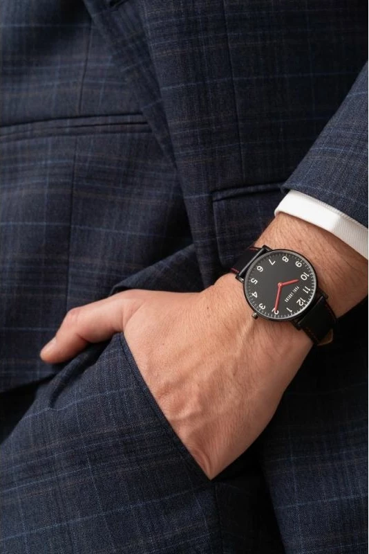 Orë dore për meshkuj Paul Lorens, e zezë