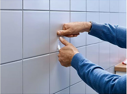 Gozhdë ngjitëse Tesa Powerstrips, për pllaka dhe metal, 2 copë, 4 kg, e bardhë