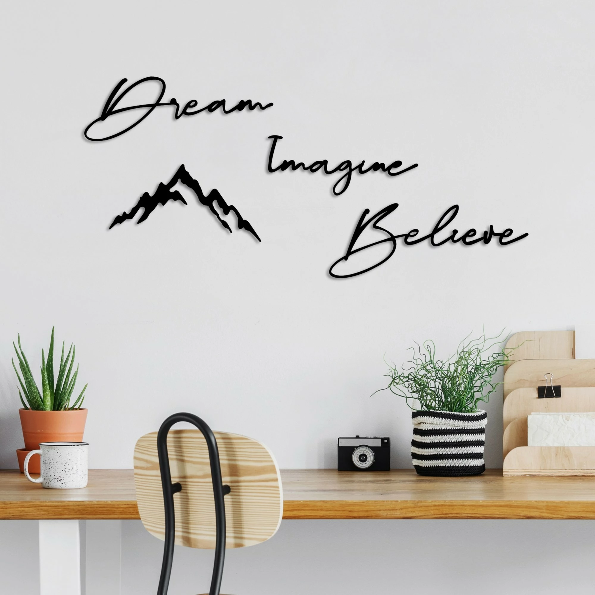Aksesor dekorativ metalik për mur, Dream Imagine Believe, set prej 4 pjesësh