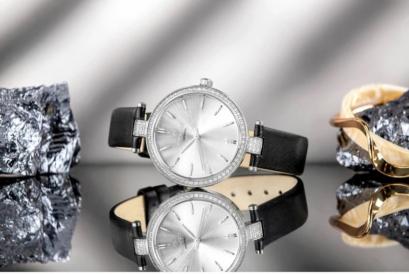 Orë dore femrash Giewont GW9890-A1, argjend, rrip lëkure e zezë