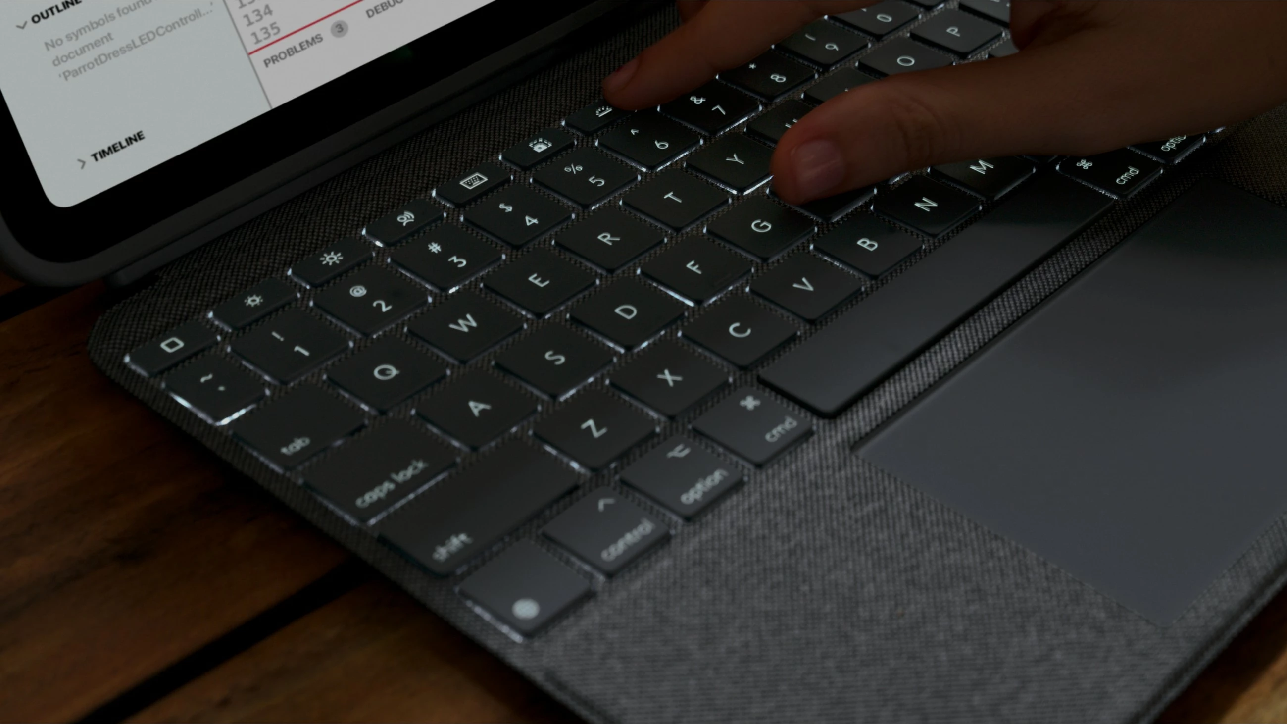 Tastierë me mbështjellës Logitech Combo Touch për iPad 10th gen, QWERTY, nordike, touchpad, gri