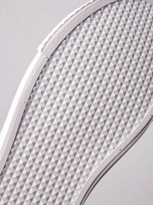 Atlete për femra Lee Cooper, të bardha