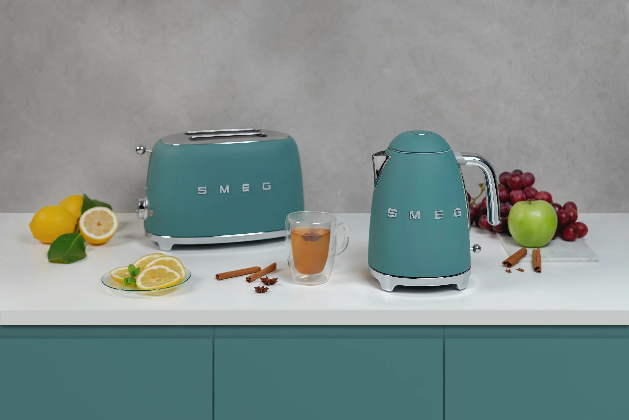 Çajnik elektrik SMEG KLF03EGMEU 1.7 L 2400 W, jeshile smerald matte