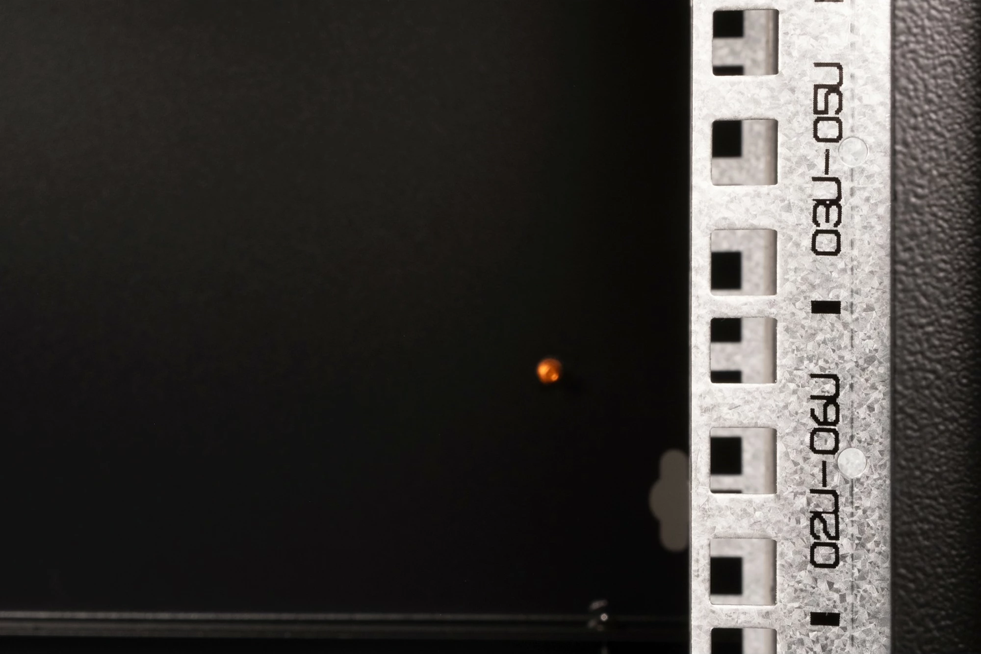 Kasë muri Digitus Unique 7HE 19", 7U, 420x600x450mm, e zezë