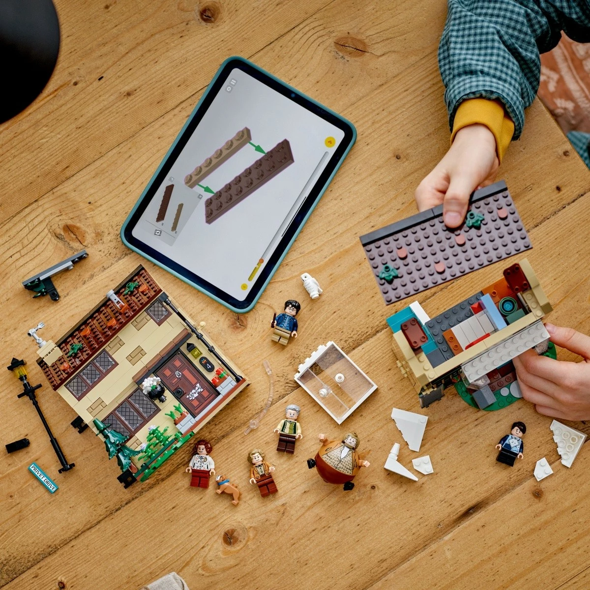 Set LEGO Harry Potter 76451 Privet Drive, 639 pjesë, i madh