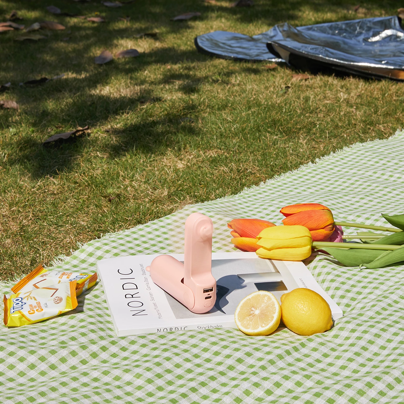 Ventilator dore Jisulife Handheld Fan Life8, 2000 mAh, me power bank dhe dritë LED, Rozë