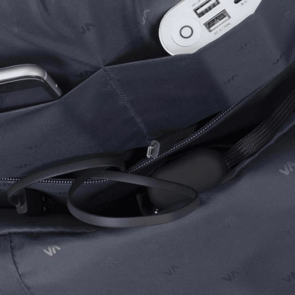 Çantë shpine për laptop RIVACASE 7765, deri 16", xhep tablet deri 10", material poliester repelent ndaj ujit, 0.56 kg, e zezë