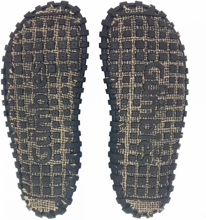 Papuqe për femra Gumbies, të zeza