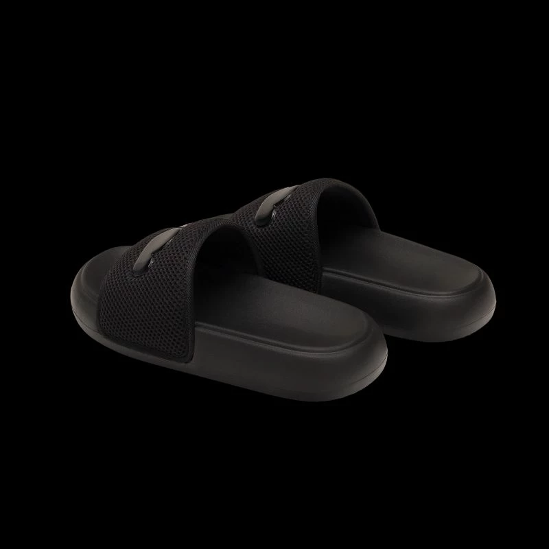 Papuqe Kubota, të zeza