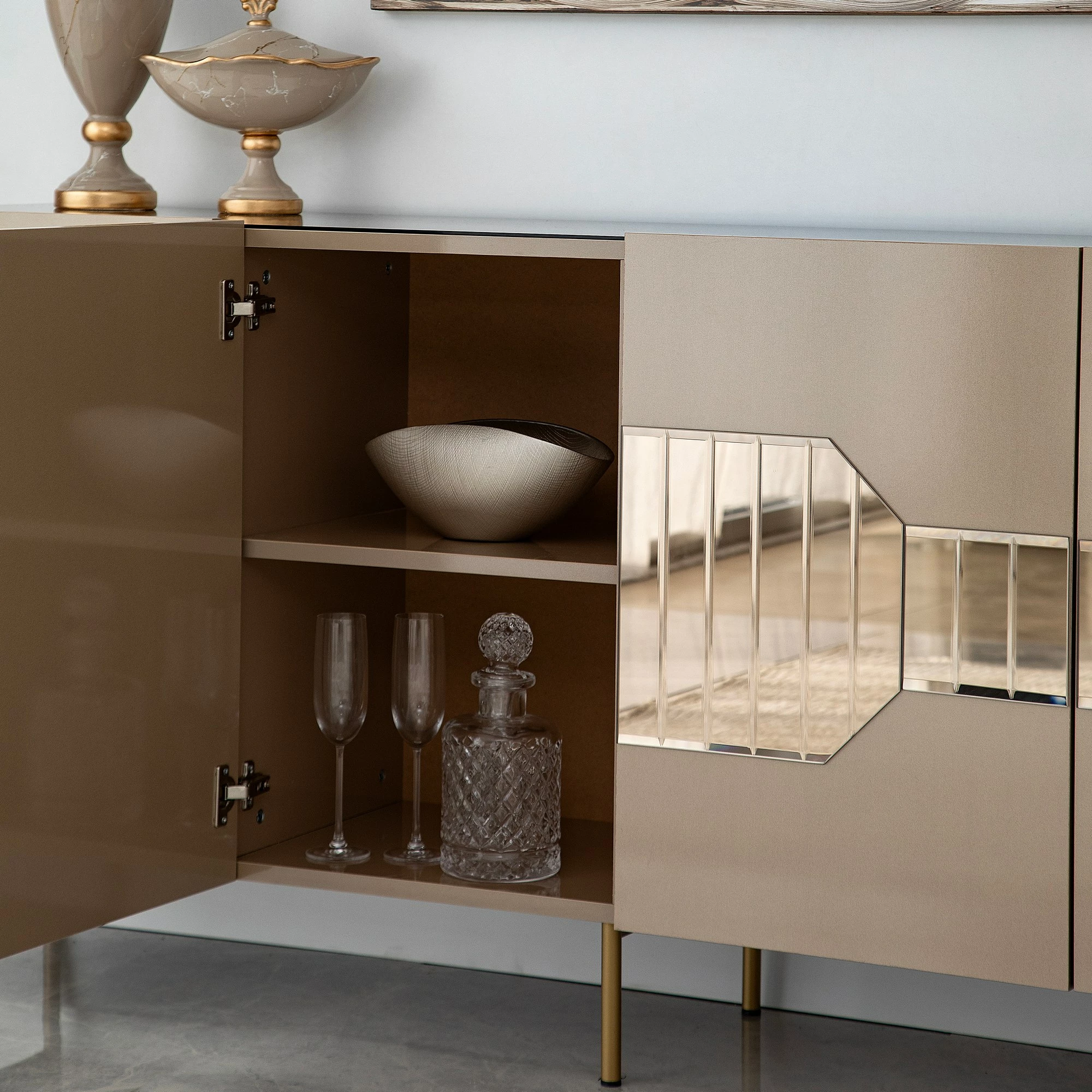 Konsolë Hanah Home, Milan, bronz dhe ar