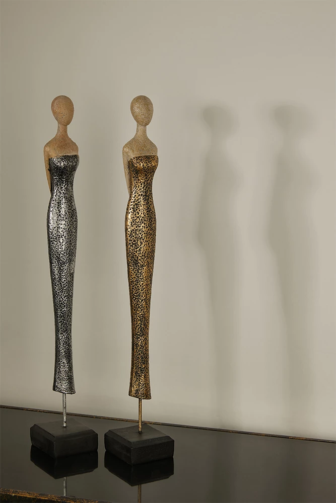 Figurë dekorative moderne, polirezine, bezhë, argjend, e zezë, 7x7x46cm