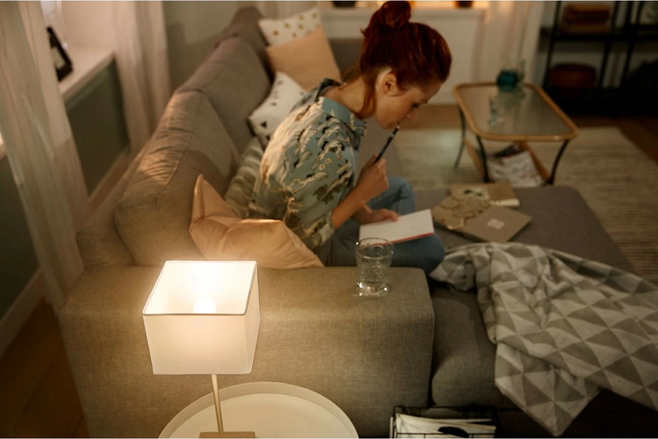 Llambë smart Philips Hue White Lustre E14, Bluetooth/Zigbee, LED, Bardhë