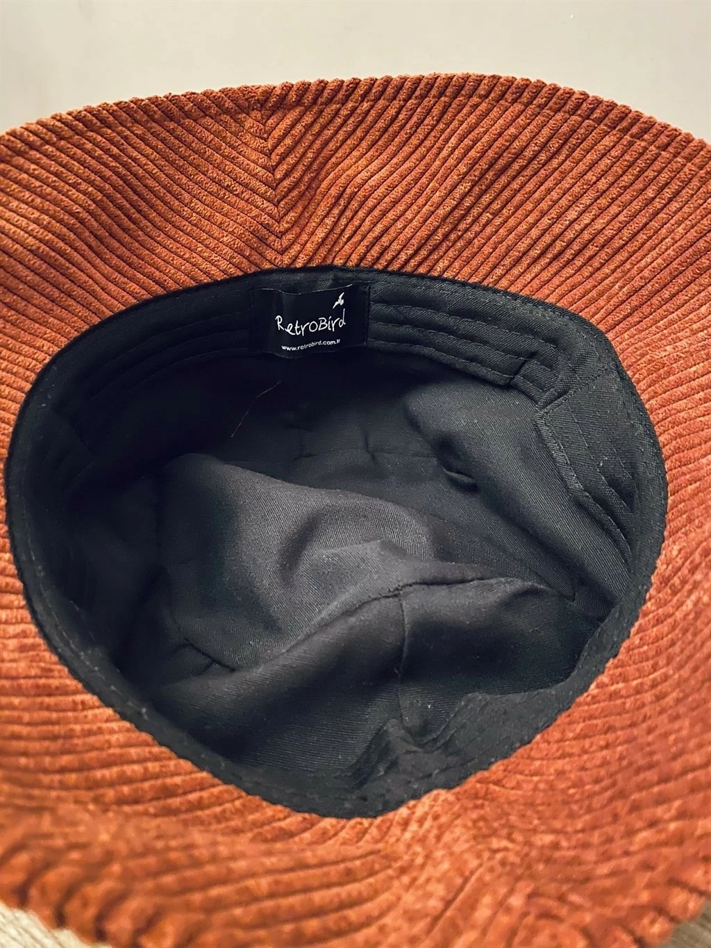 Kapele për femra Retrobird