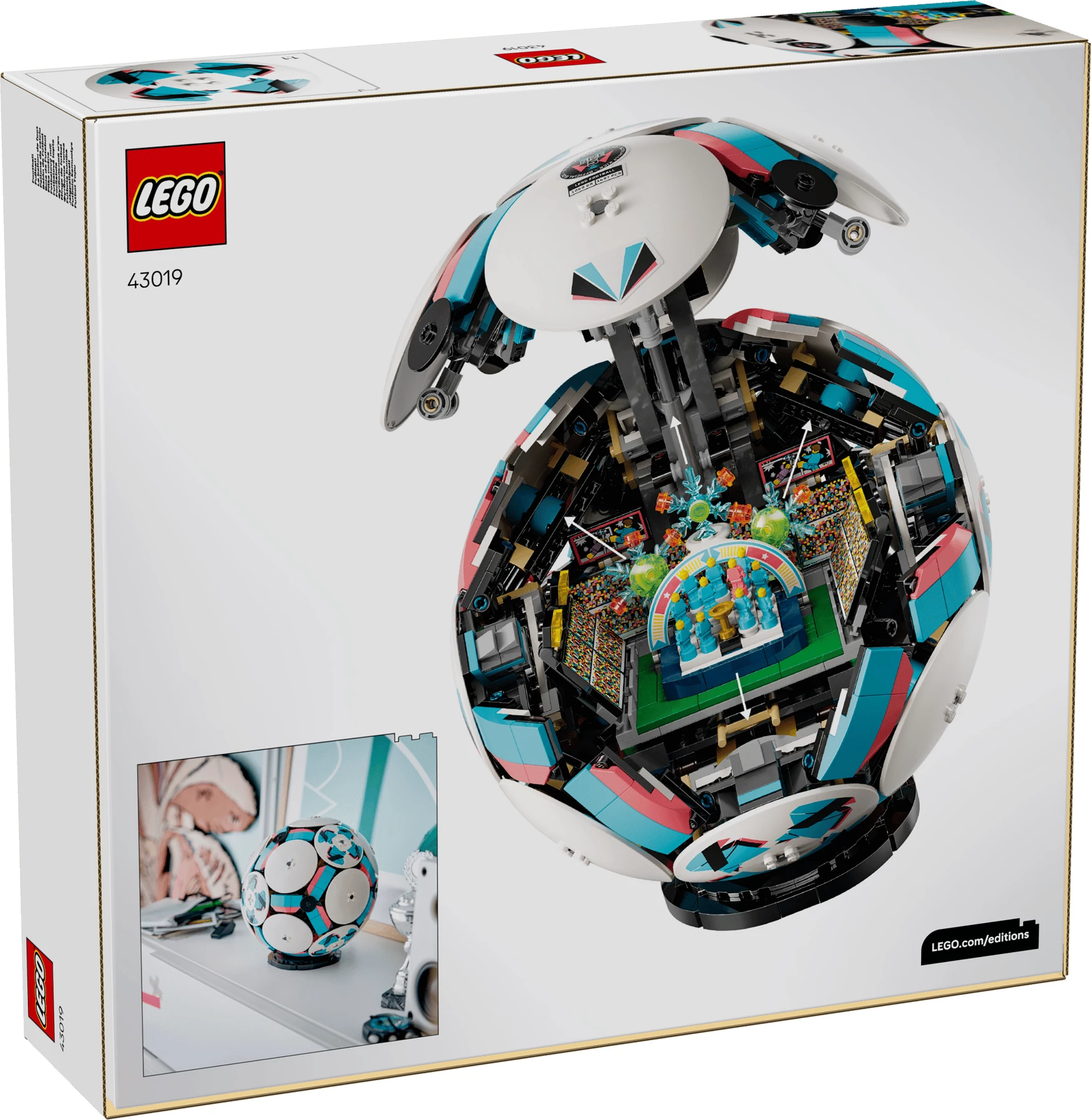 Set LEGO Editions Football Ball 43019, 1498 copë, me stadium brenda, me stendë