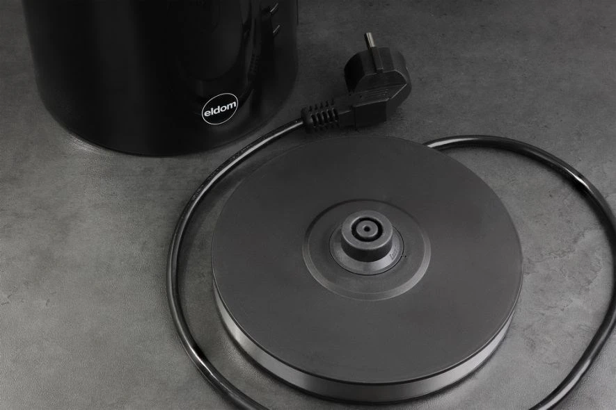 Vluese uji ELDOM C530 NEVO, 1.7 L, 2200 W, e zezë/transparente