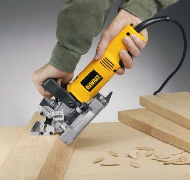 Frezë lamello DeWalt DW682K 600 W, me valixhe