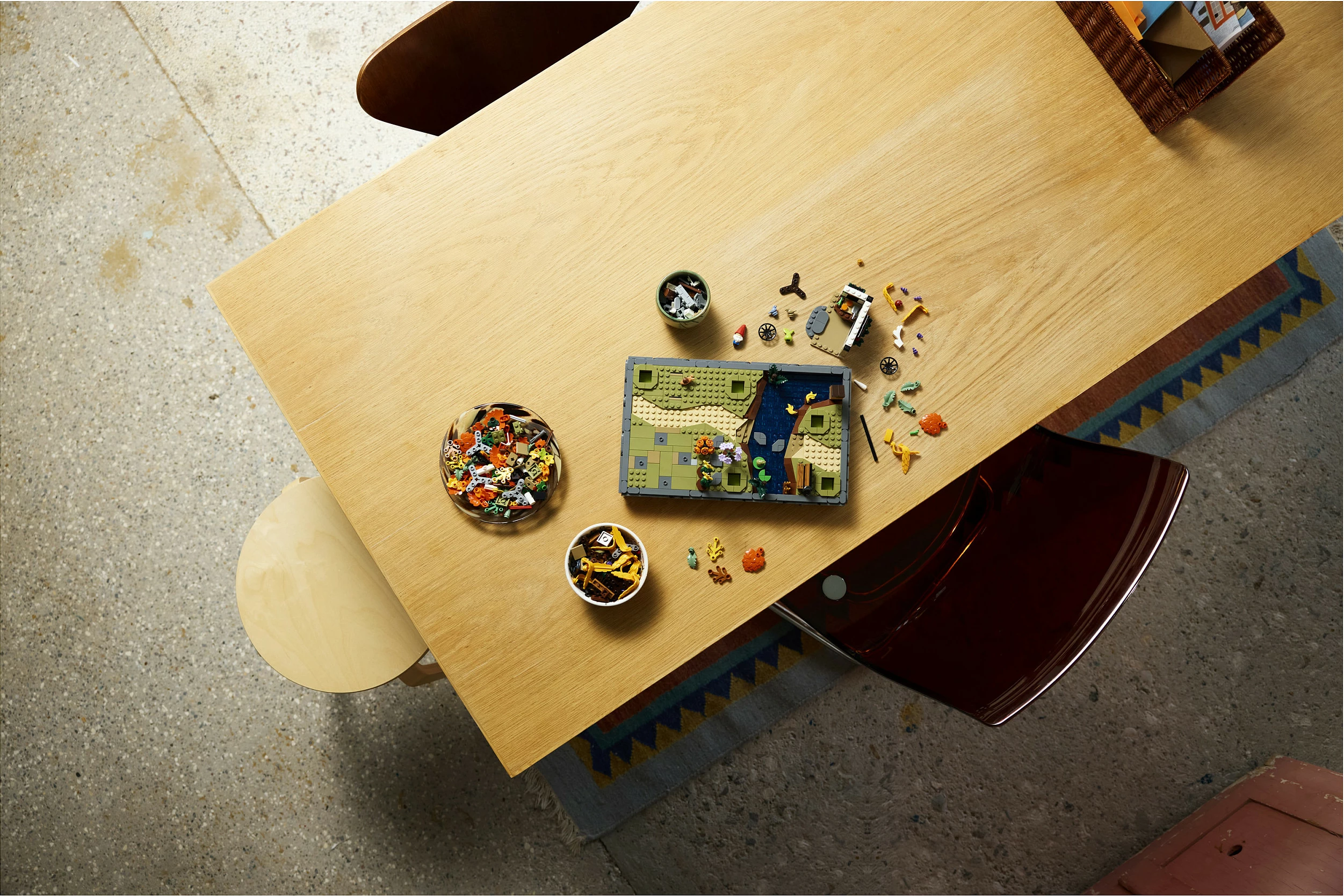 Set ndërtimi LEGO Icons Autumn Cottage Garden 11372, 1102 copë, 18+, multikolor