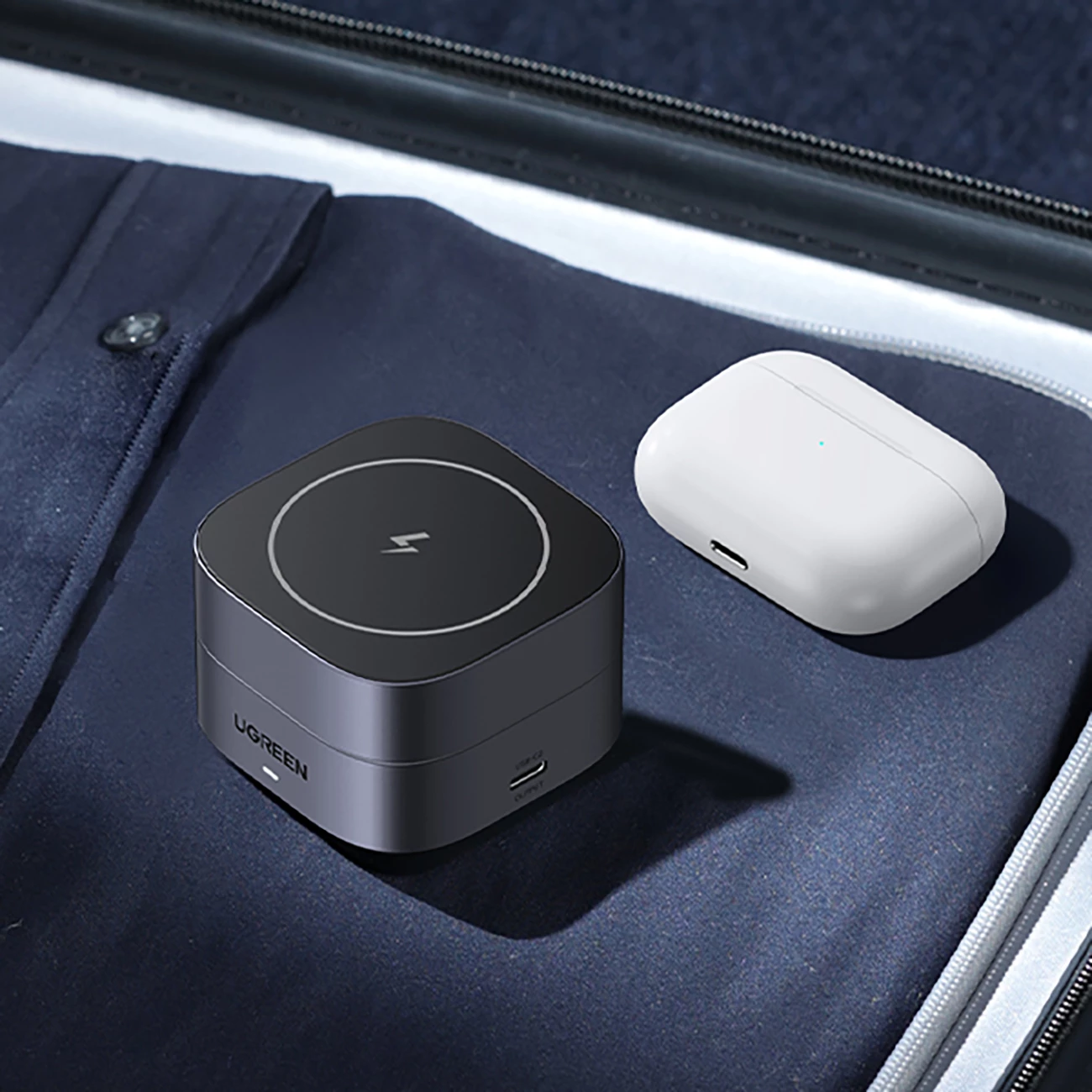 Karikues wireless 3-në-1 Ugreen W526 me MagSafe/Qi, USB-C, i zi