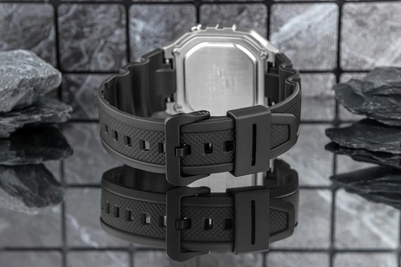 Orë dore për meshkuj Casio, e zezë