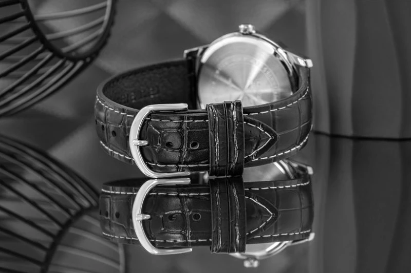 Orë dore për meshkuj Casio, e zezë