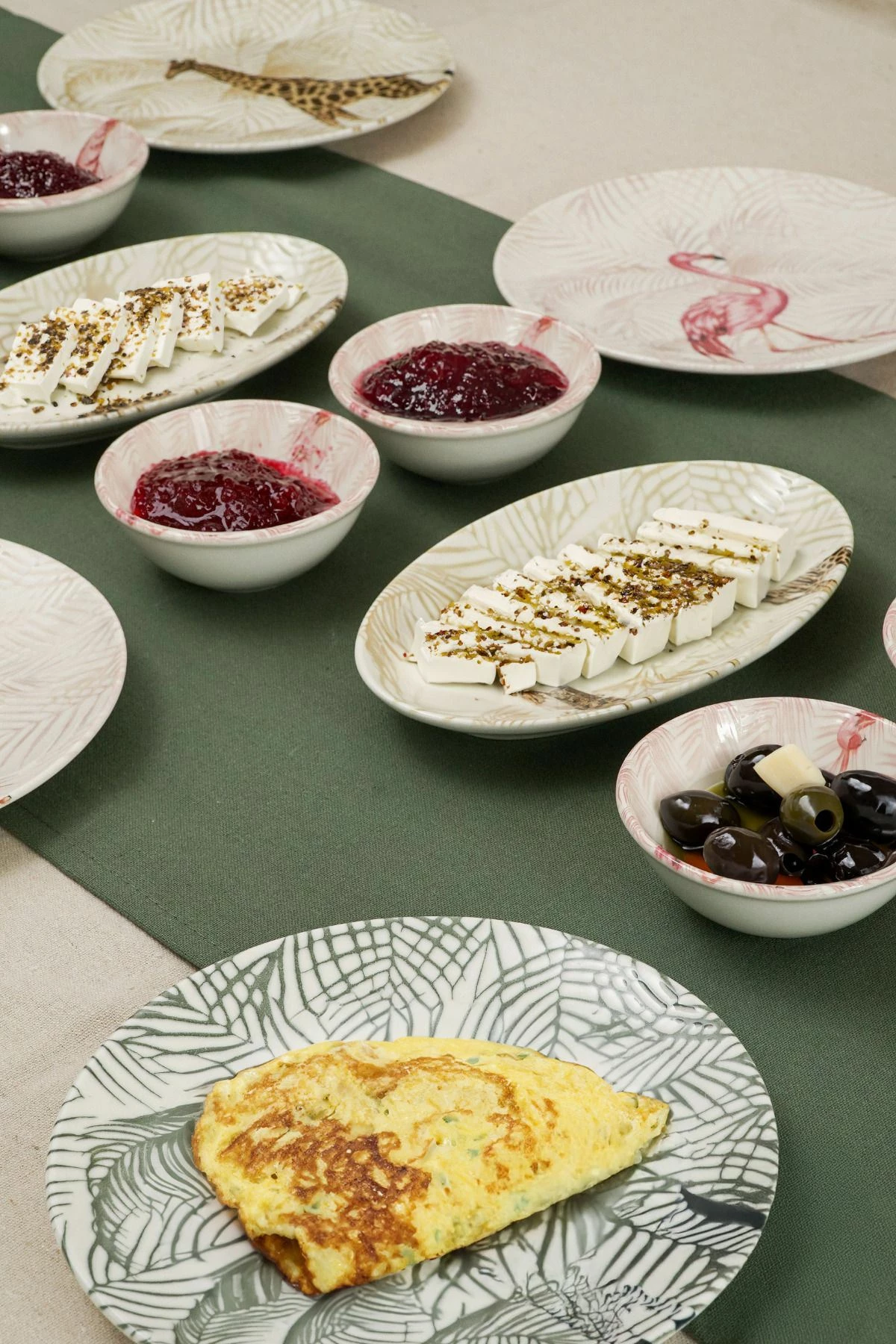 Set mëngjesi 16 pjesësh, Hermia Concept, Doga 16