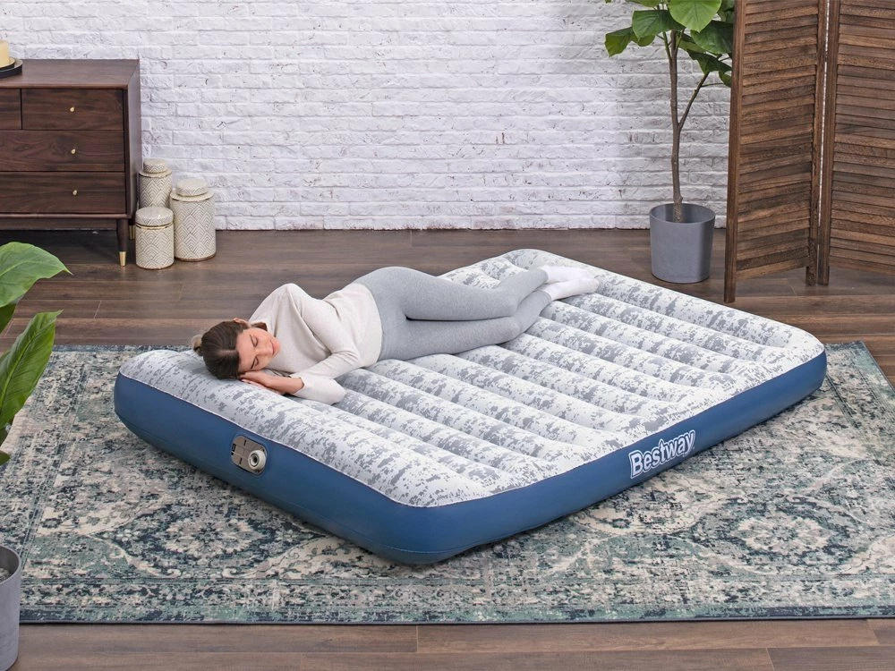 Dyshek ajri Bestway Queen Velvet BE67836 203 x 152 x 30 cm me pompë elektrike të integrume, bardhë, me çantë ruajtjeje