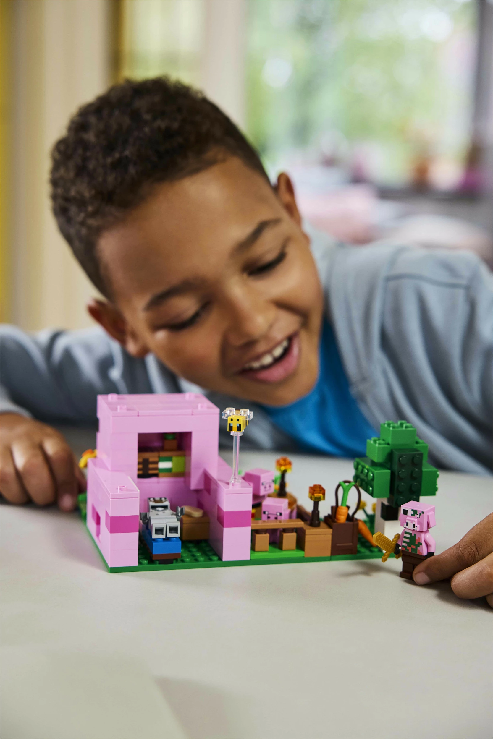 Set ndërtimi LEGO Minecraft 21268 Das Babyschwein-Haus 238 pjesë, multikolor