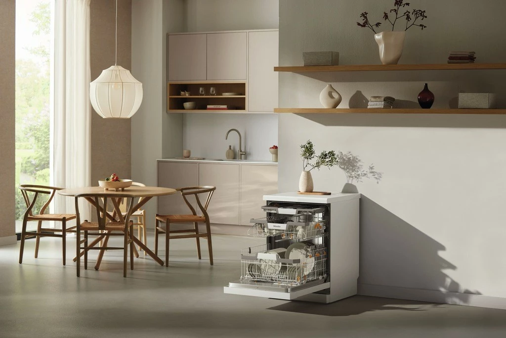 Lavastovilje Miele G 7130 SC AutoDos, 14 servise, e pavarur, e bardhë