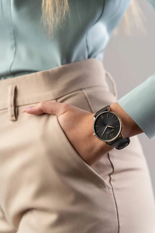 Orë dore për femra Paul Lorens, e zezë